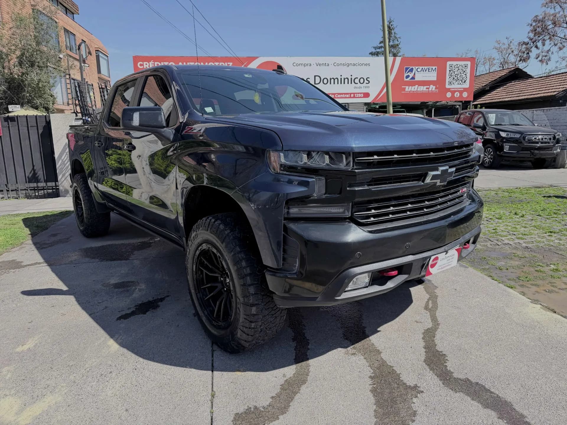 CHEVROLET CHEVROLET - SILVERADO - Z71 5.3 AUT 4X4 DESCUENTA IVA FULL CUERO TECHO CARPLAY CAMARA VER EN LAS CONDES vista 1