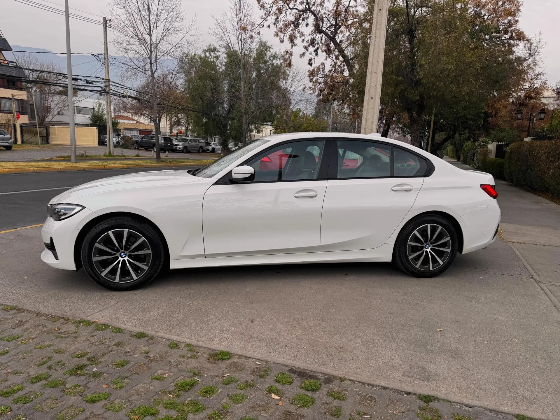 BMW BMW - 320I - URBAN 2.0 TURBO AUTOMATICO vista 5