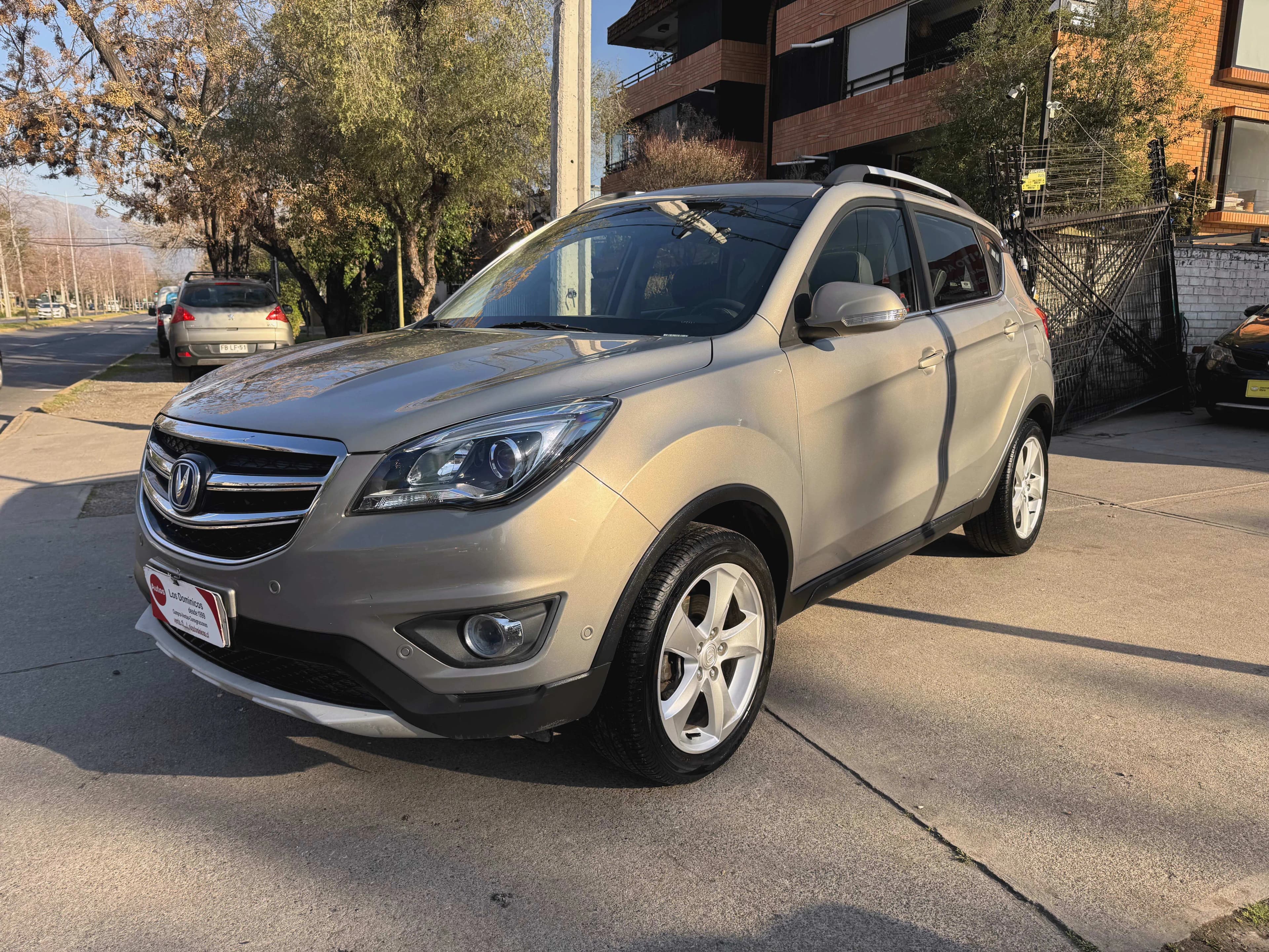 CHANGAN NEW CS35 ELITE 1.6 SOLO 52.000 UNICA DUENA AUTOMATICO TECHO CUERO  vista 3