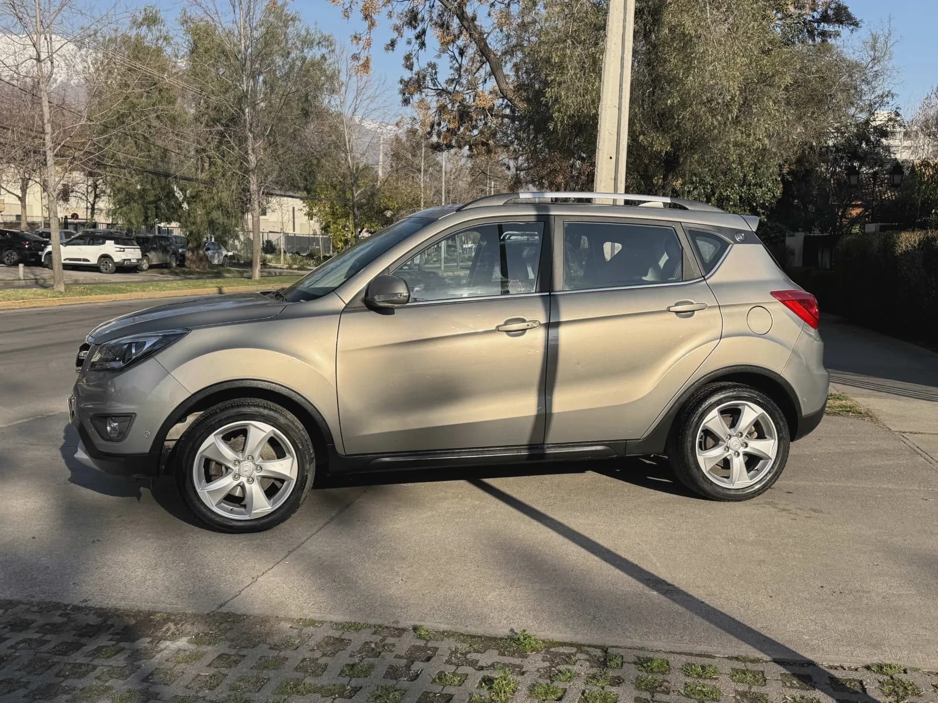 CHANGAN CHANGAN - CS35 - ELITE 1.6 AUT FULL CUERO TECHO CAMARA SOLO 52.000 KM VER EN LAS CONDES vista 4