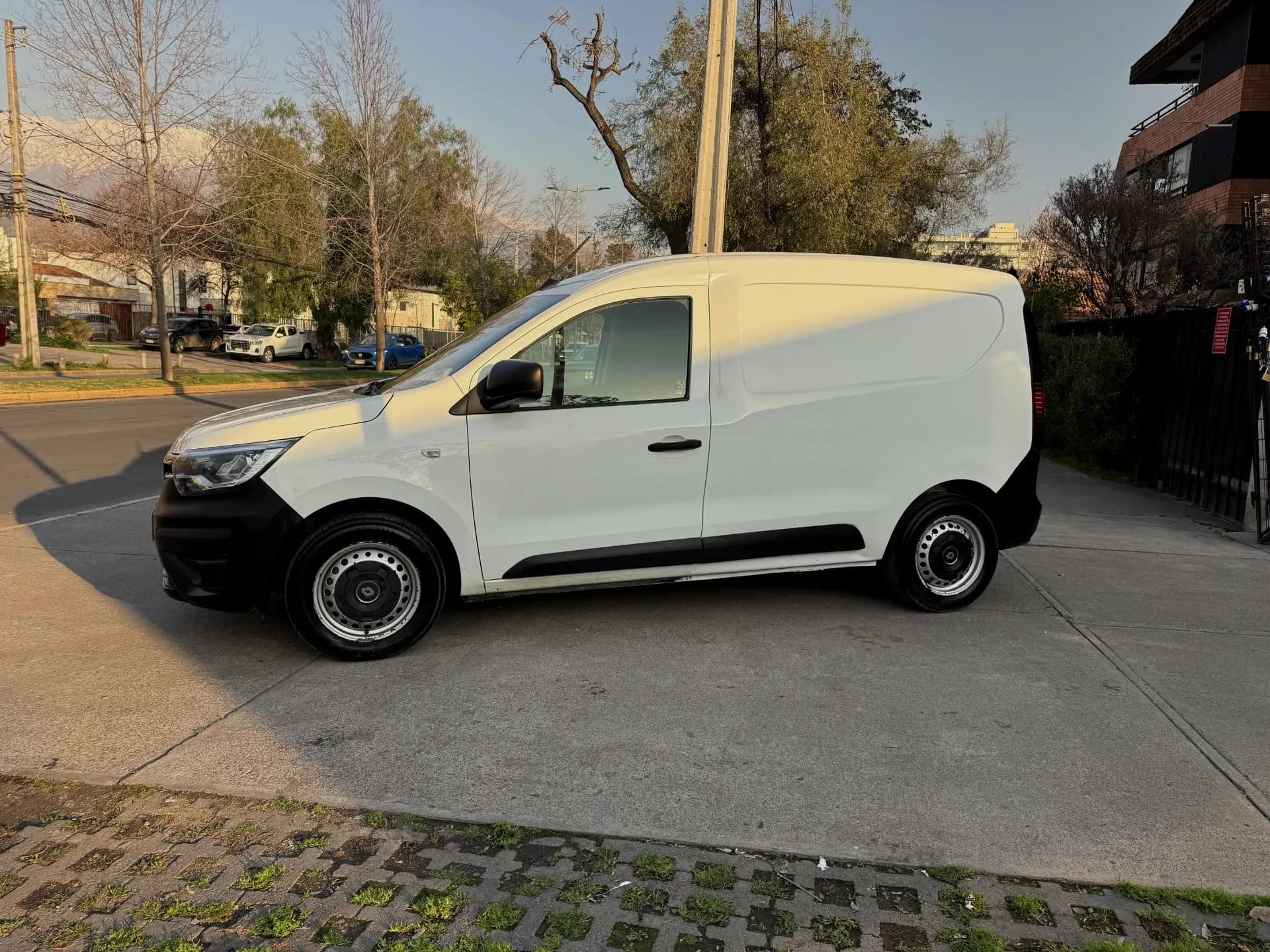 RENAULT RENAULT - EXPRESS - 1.5 ZEN DIES 4X2 MT 5P. vista 4