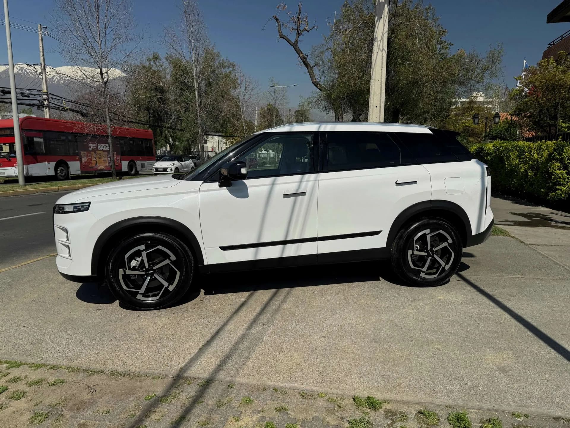 JAECOO JAECOO - JAECOO 7 - 1.6 TURBO AUTOMATICA SOLO 11.500 KM FULL CUERO CARPLAY CAMARA VER EN LAS CONDES vista 4