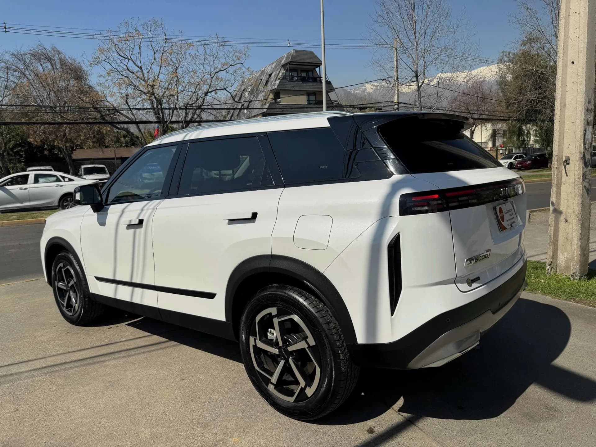 JAECOO JAECOO - JAECOO 7 - 1.6 TURBO AUTOMATICA SOLO 11.500 KM FULL CUERO CARPLAY CAMARA VER EN LAS CONDES vista 5
