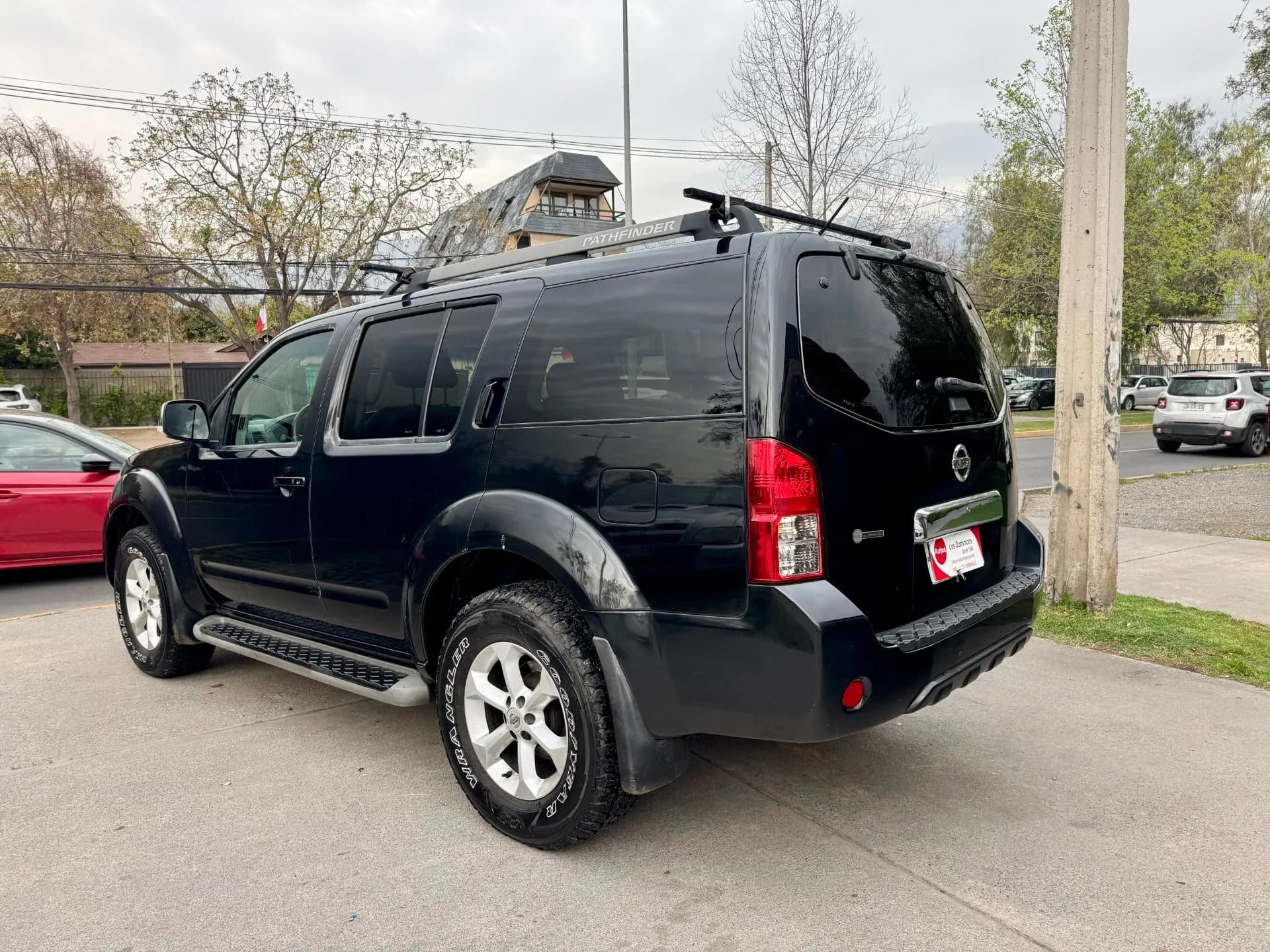 Nissan NISSAN - PATHFINDER - SE DIESEL 2.5 AUTOMATICA 4X4 3 CORRIDAS vista 5