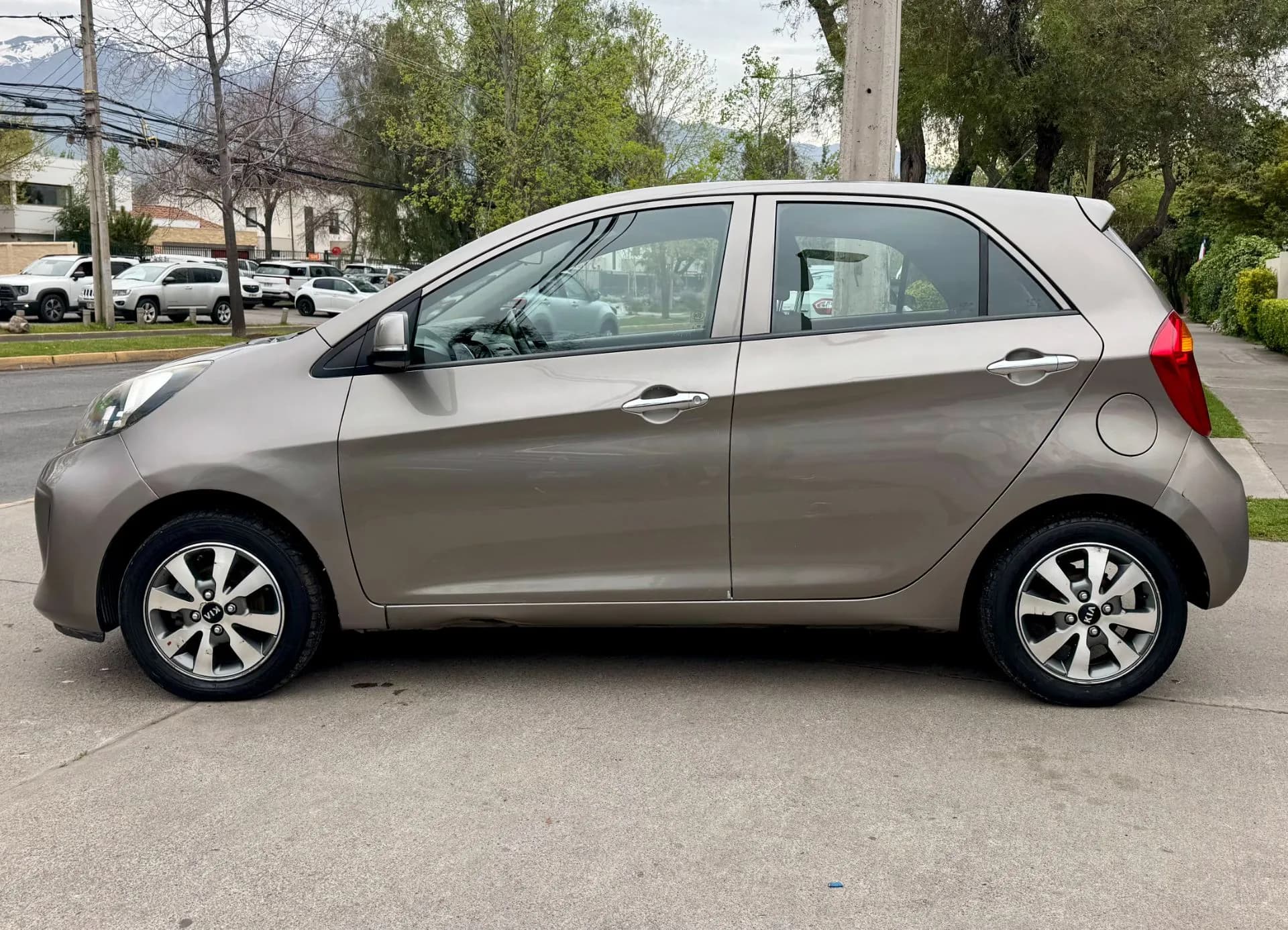 KIA KIA - MORNING - EX 1.2 MEC FULL AIRE AIRBAG LLANTAS VER EN LAS CONDES vista 4
