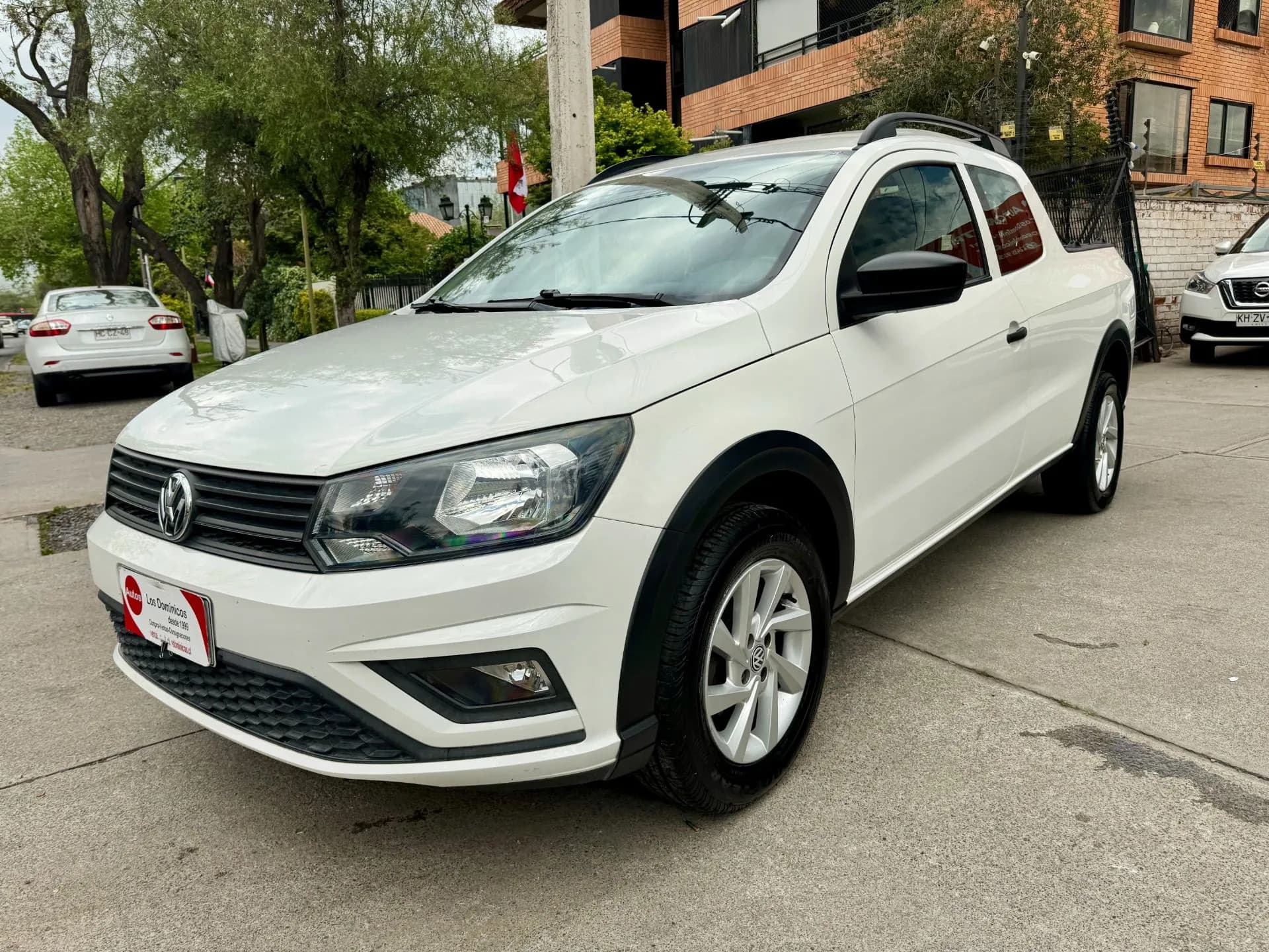 VOLKSWAGEN VOLKSWAGEN - SAVEIRO - COMFORLINE 1.6 MEC FULL CARPLAY AIRBAG ABS VER EN LAS CONDES vista 4