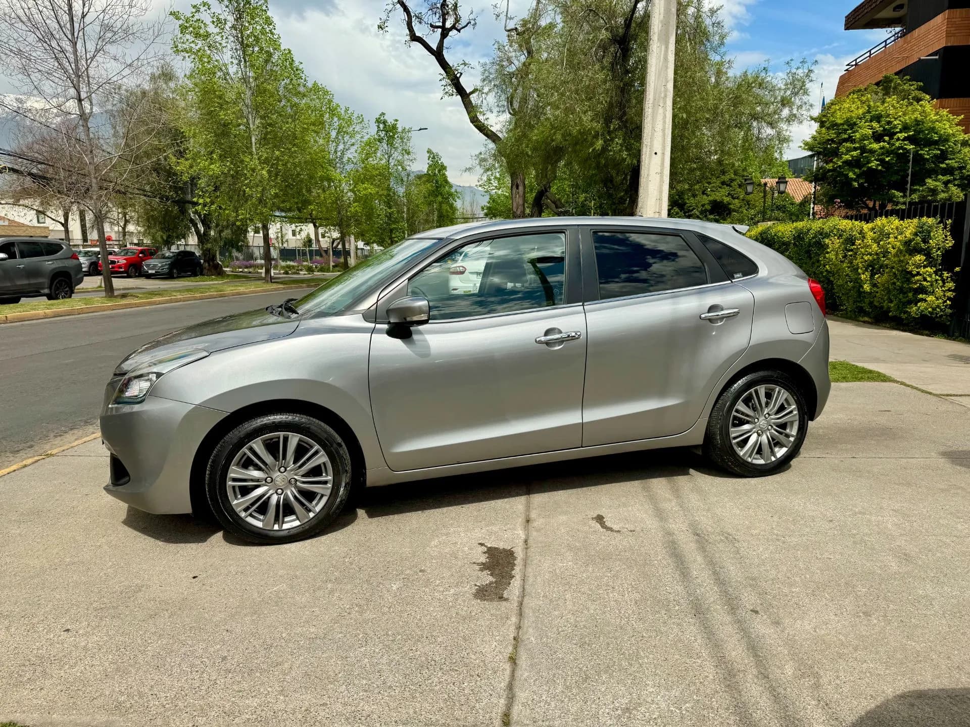 SUZUKI SUZUKI - BALENO - GLX 1.4 AUTOMATICO SOLO 44.000 KM FULL CARPLAY CAMARA AIRE VER EN LAS CONDES vista 5