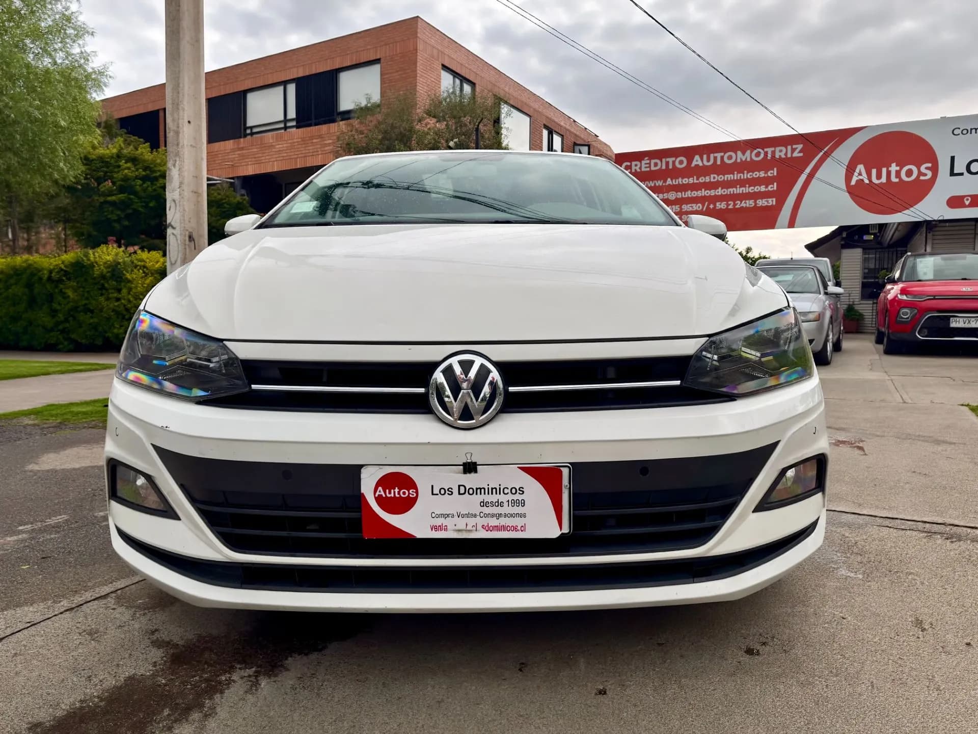 VOLKSWAGEN VOLKSWAGEN - POLO - COMFORLINE 1.6 AUTOMATICO SOLO 41.000 KM UNICO DUENO FULL CARPLAY 4 AIRBAG  VER EN LAS CONDES vista 3