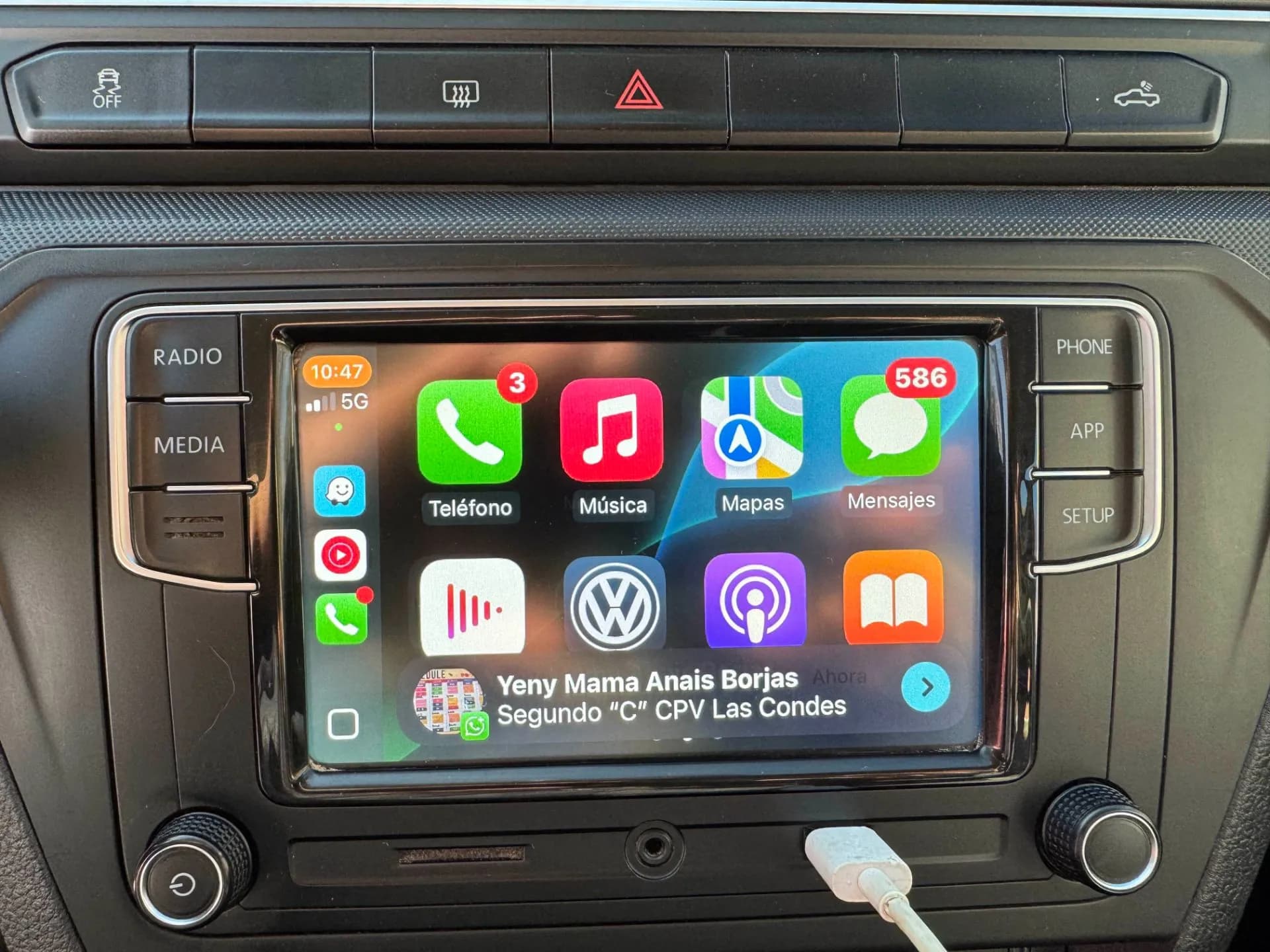 VOLKSWAGEN VOLKSWAGEN - SAVEIRO - CONFORTLINE 1.6 MEC SOLO 41.000 KM FULL CARPLAY AIRE AIRBAG VER EN LAS CONDES vista 3