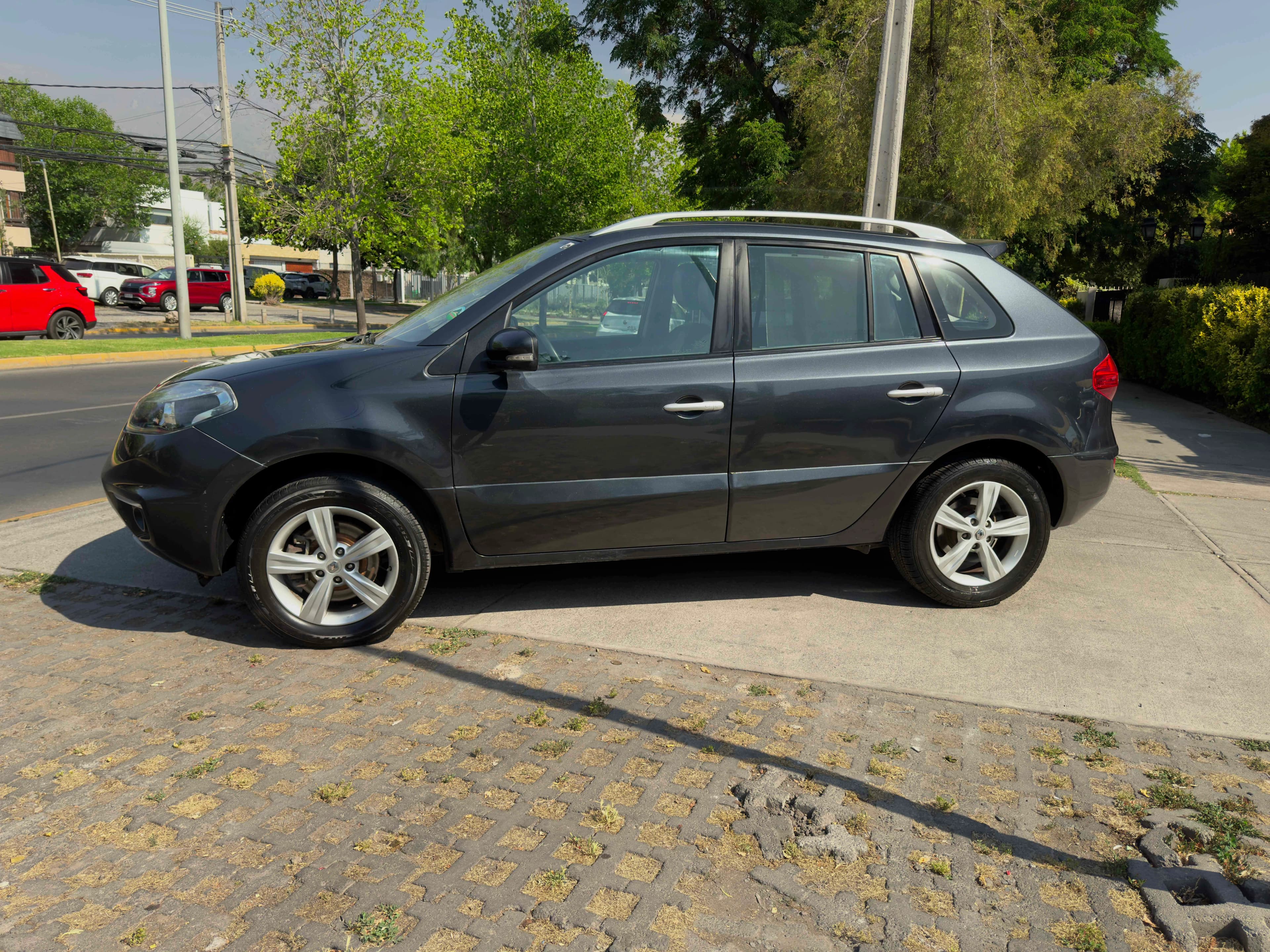 Renault KOLEOS DYNAMIQUE 2.5 AUTOMATICA vista 4