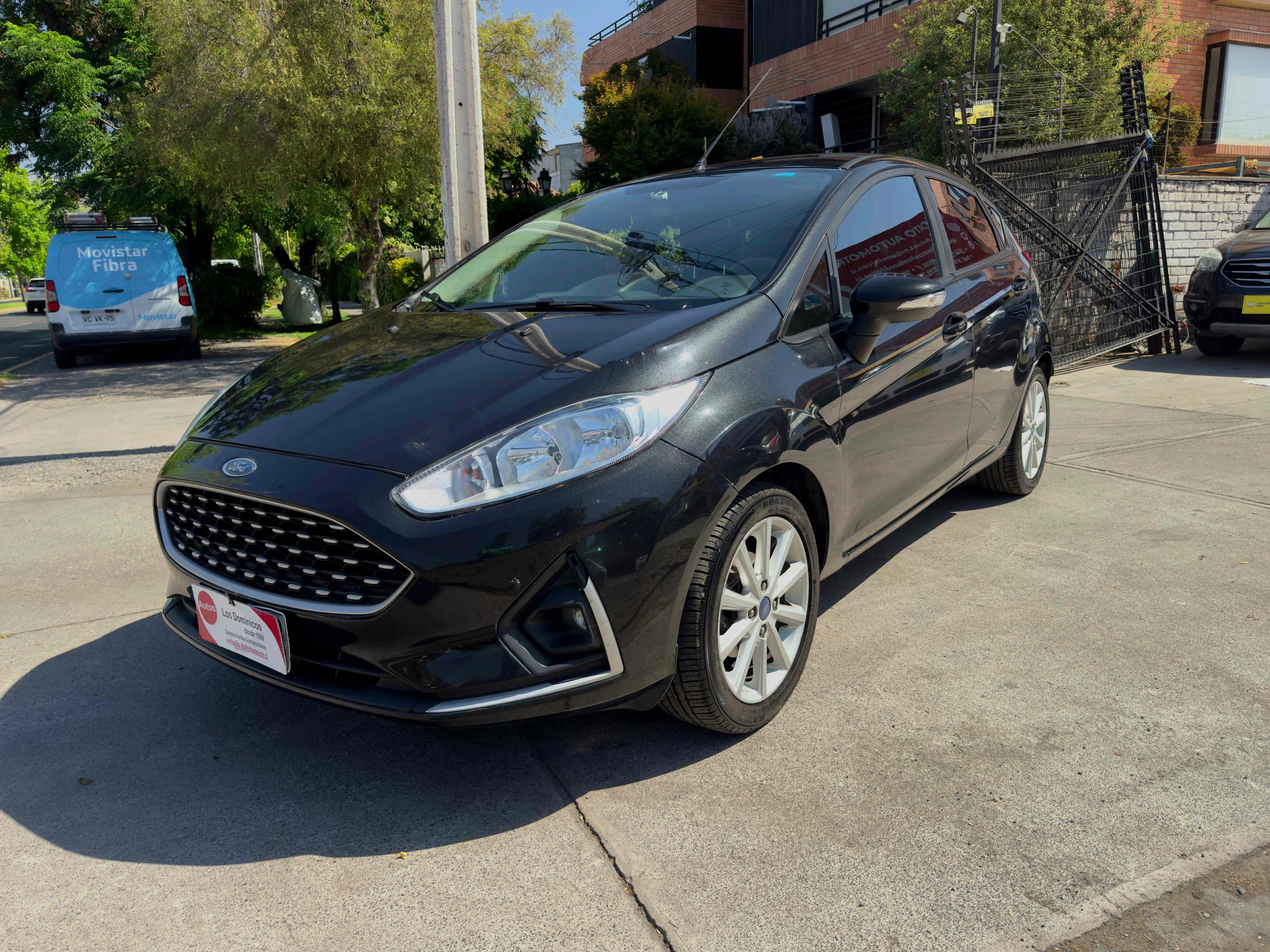 Ford FIESTA 1.6 MECANICO vista 3
