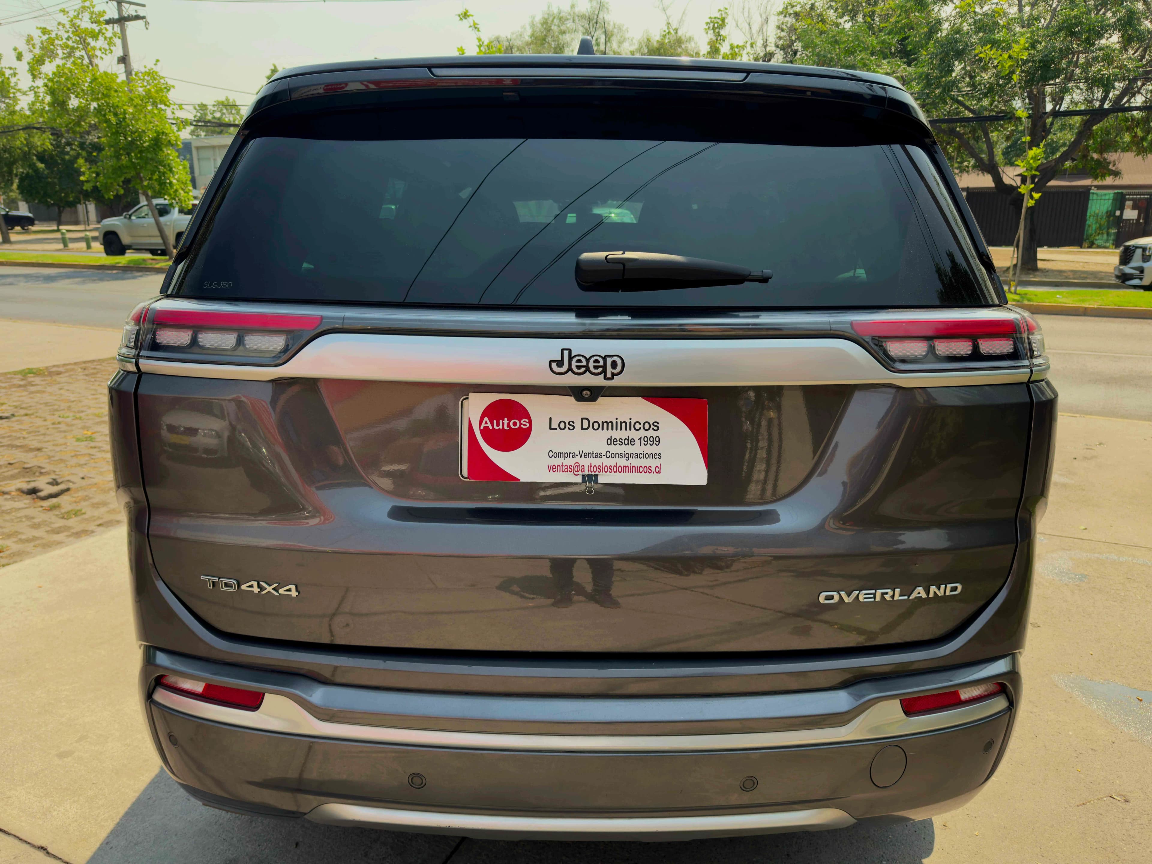 Jeep COMMANDER  OVERLAND 4X4 2.0 DIESEL  vista 5