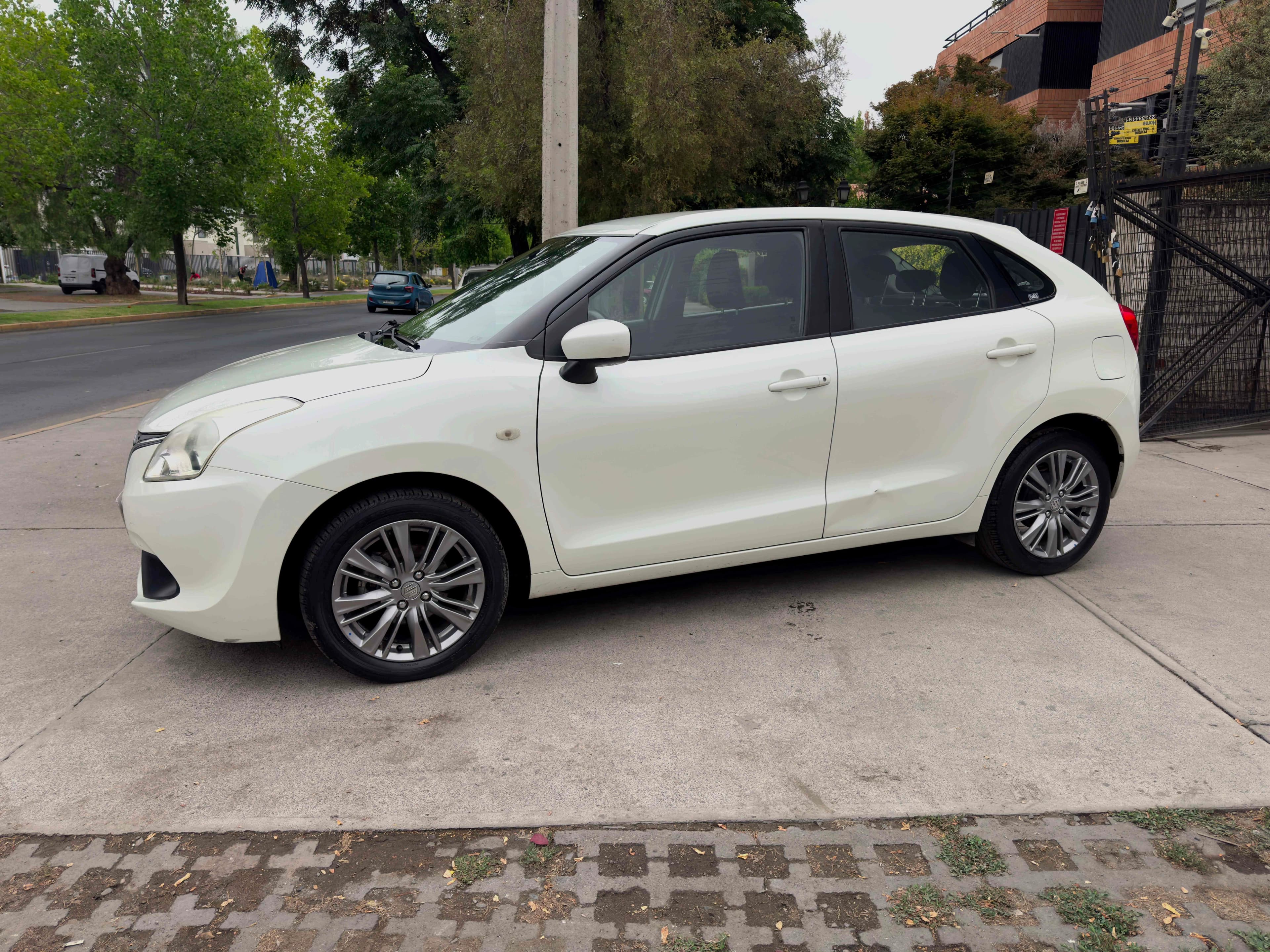 Suzuki BALENO GLS 1.4 vista 4
