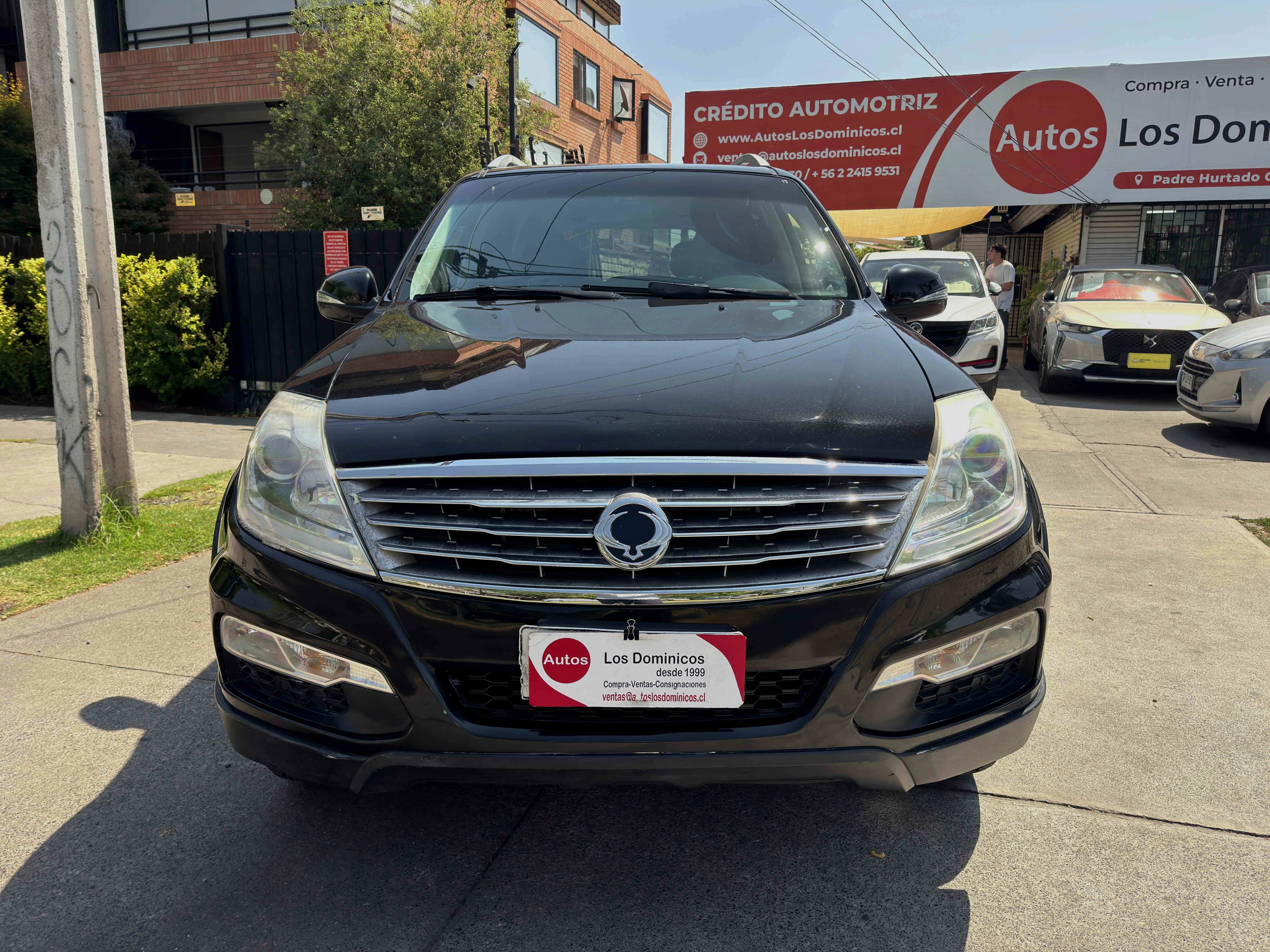 SsangYong REXTON DIESEL W 2.0 AUTOMATICA 4X4 3 CORRIDAS vista 2