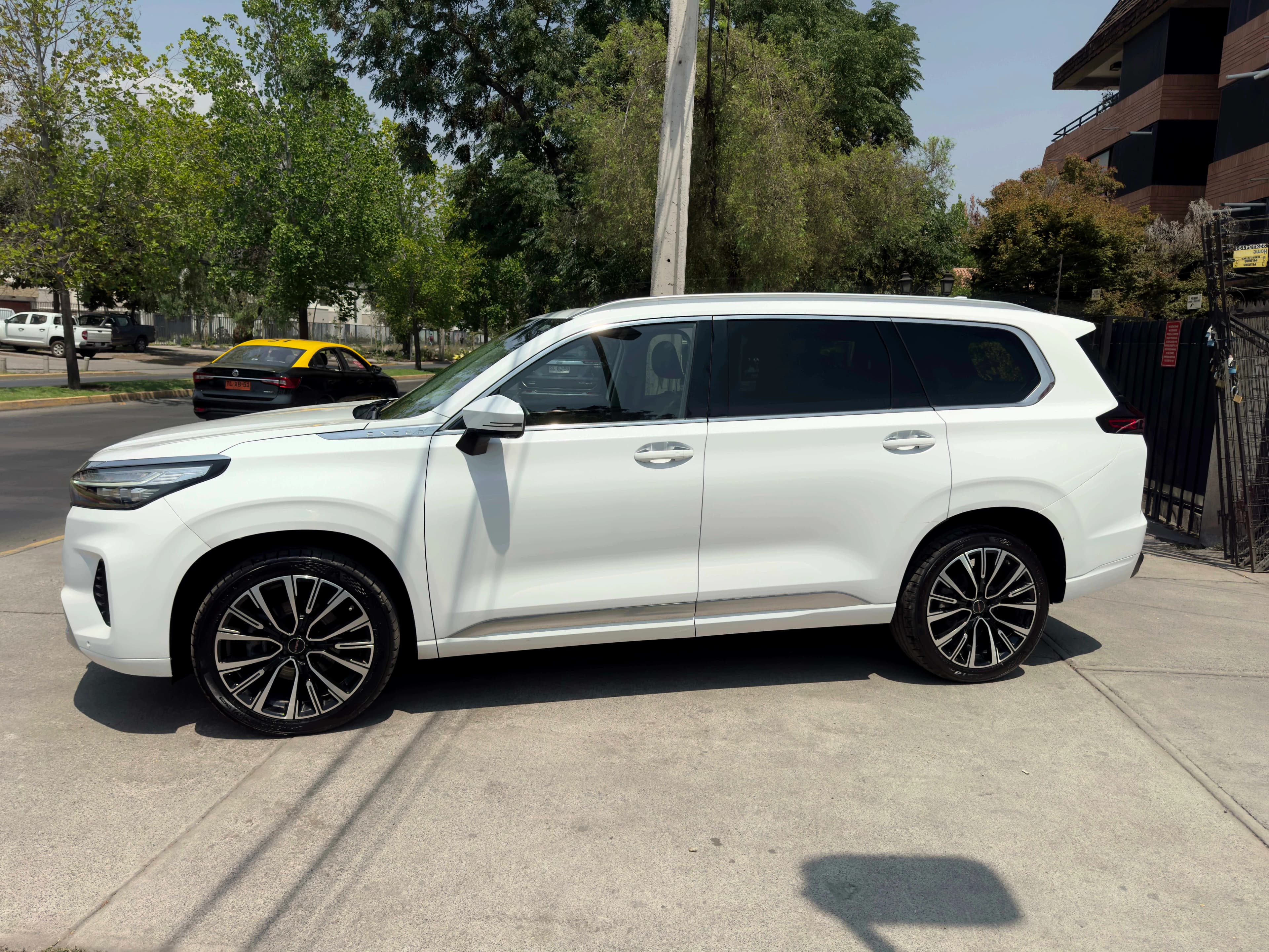 Exeed VX 2.0T DCT UNLIMITED 4WD vista 6