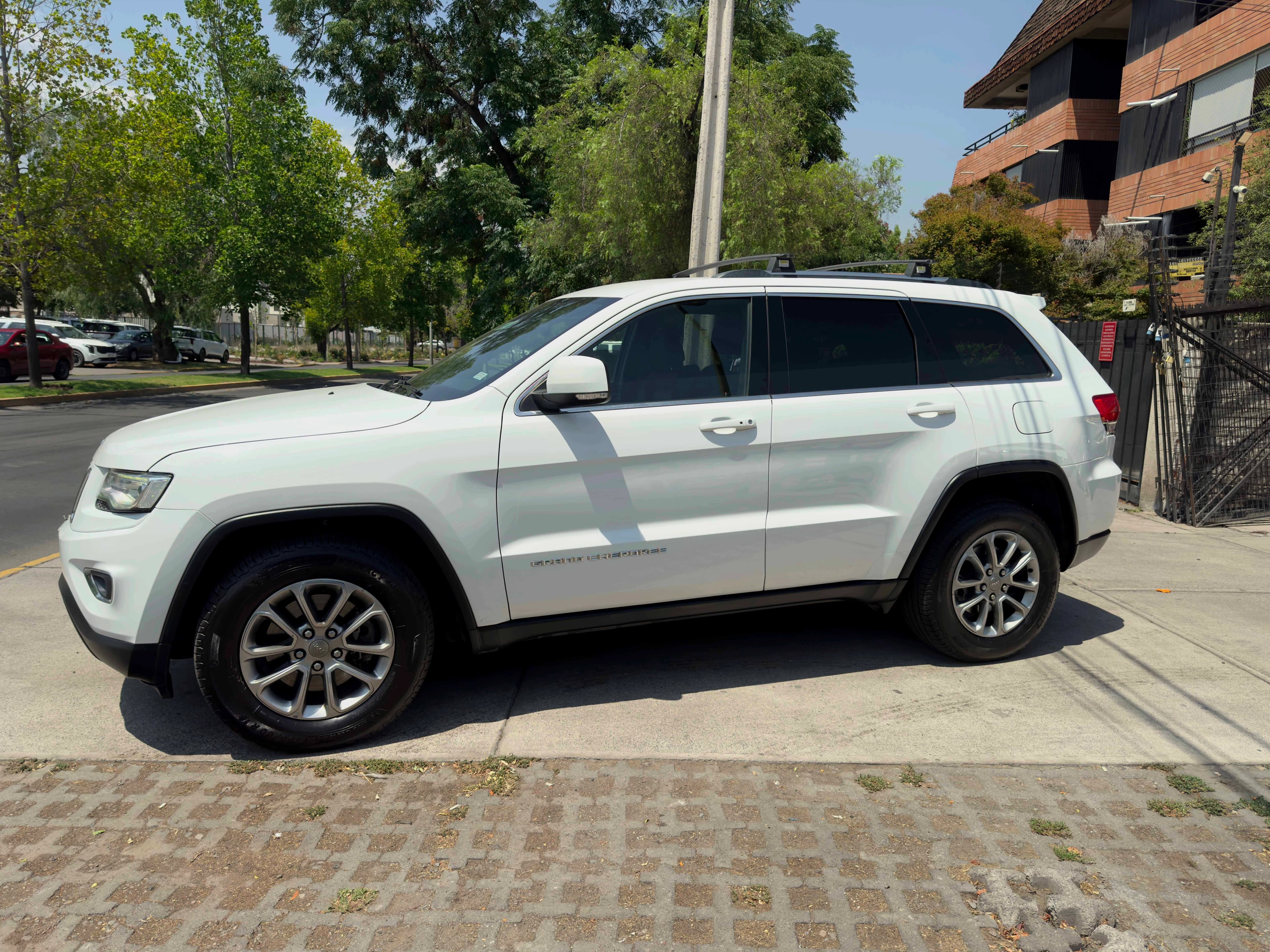 Jeep Grand Cherokee 3.6 Laredo 4x4 vista 5