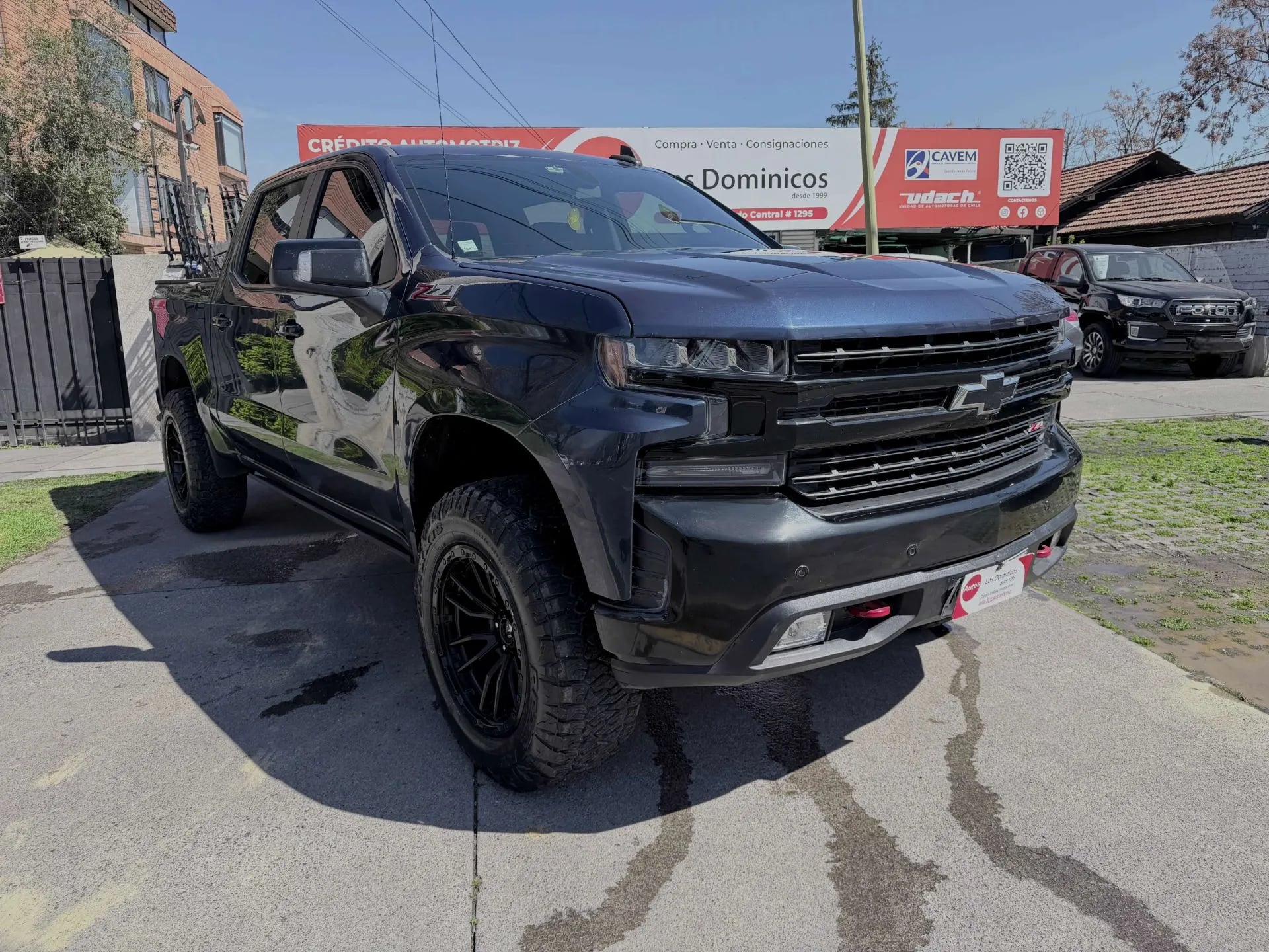CHEVROLET CHEVROLET - SILVERADO - Z71 5.3 AUT 4X4 DESCUENTA IVA FULL CUERO TECHO CARPLAY CAMARA VER EN LAS CONDES